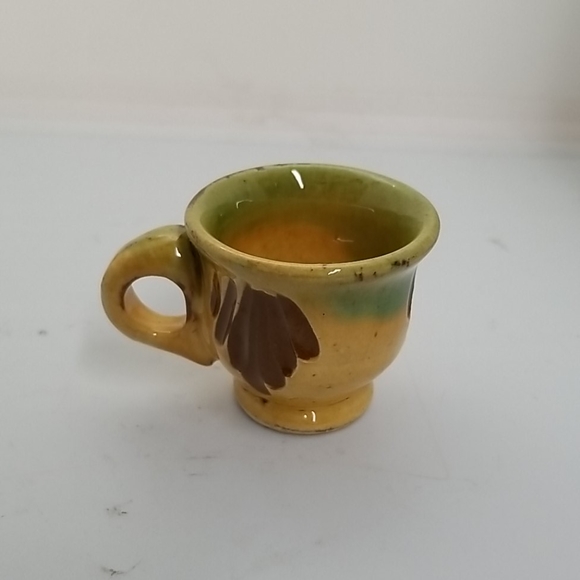 5 Vintage Ceramic Handpainted Mini Cups - Picture 2 of 5